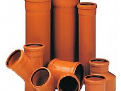 Трубы из пластика прочные, жесткие, оранжевые