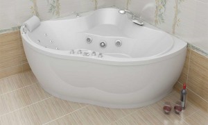 Угловая ванна- малогабаритный вариант для небольших ванных комнат